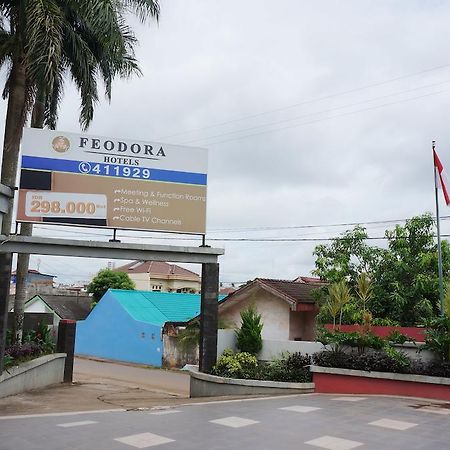 Feodora Airport Hotel Palembang Esterno foto