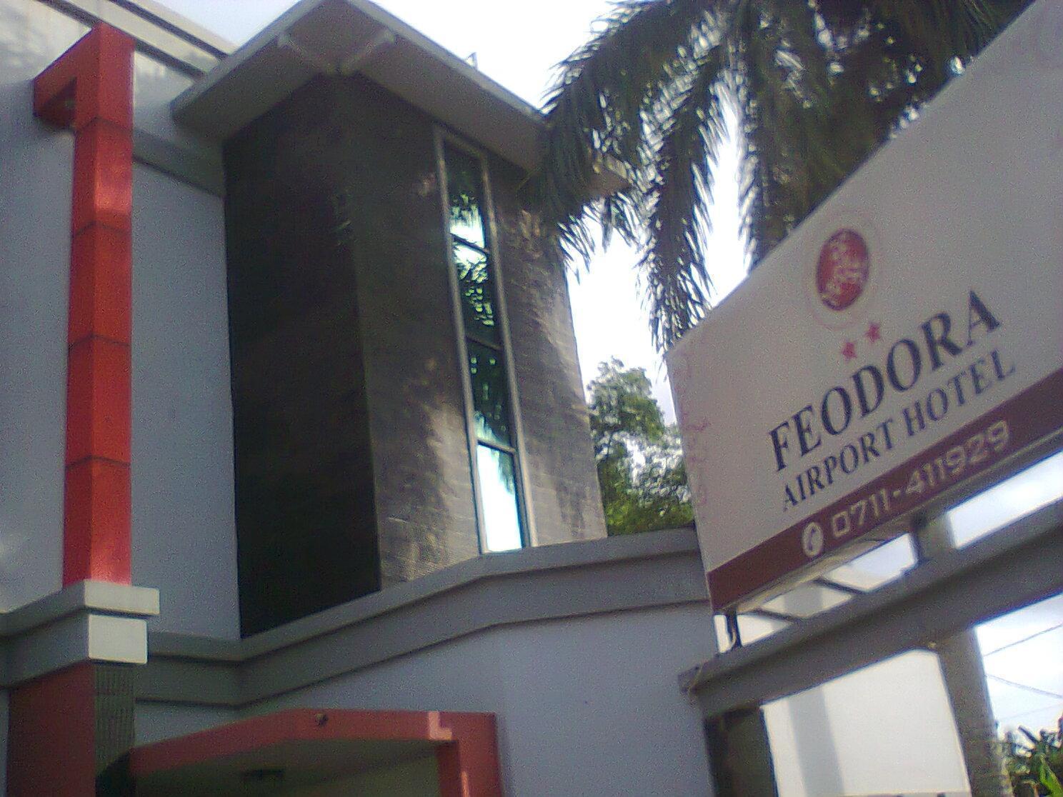 Feodora Airport Hotel Palembang Esterno foto