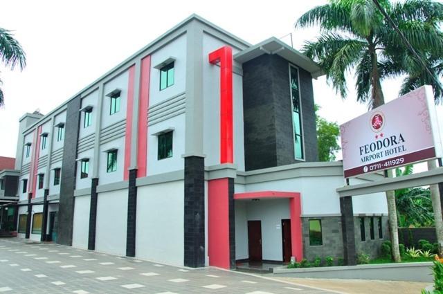 Feodora Airport Hotel Palembang Esterno foto