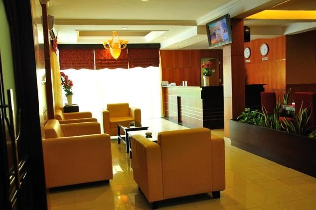 Feodora Airport Hotel Palembang Esterno foto