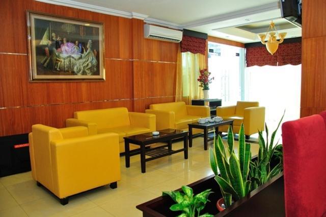 Feodora Airport Hotel Palembang Esterno foto