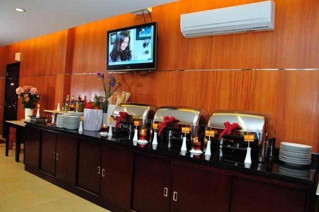 Feodora Airport Hotel Palembang Esterno foto