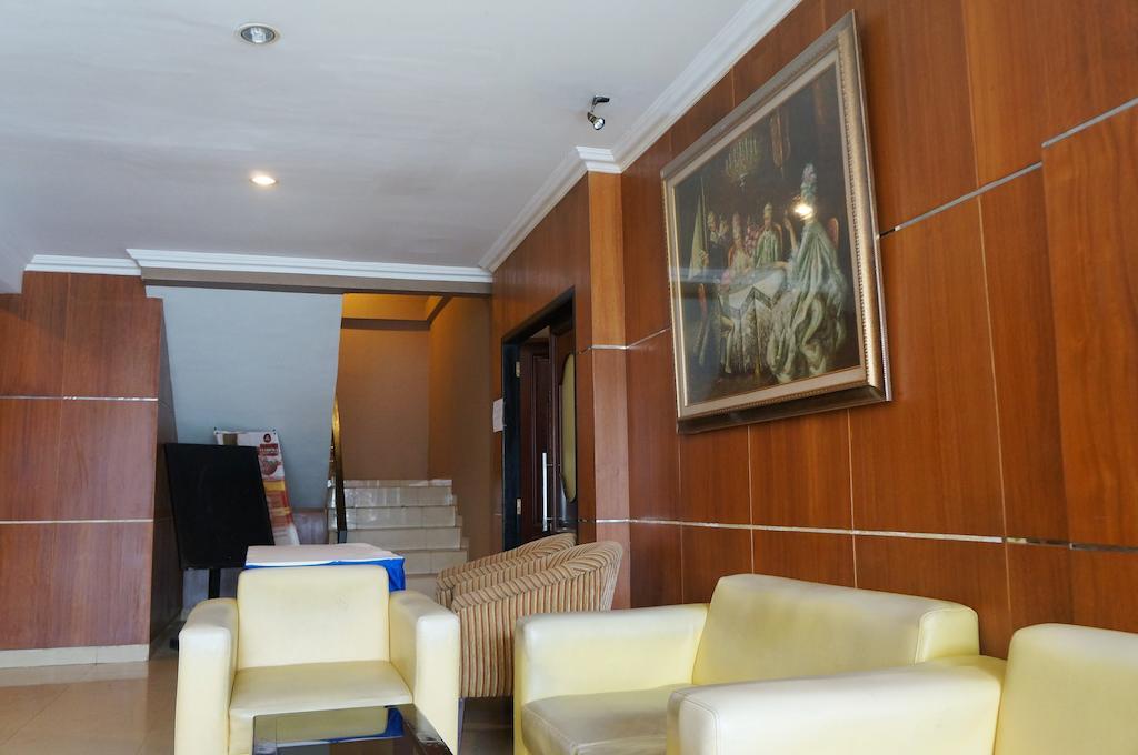 Feodora Airport Hotel Palembang Esterno foto