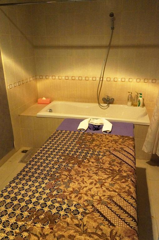 Feodora Airport Hotel Palembang Esterno foto
