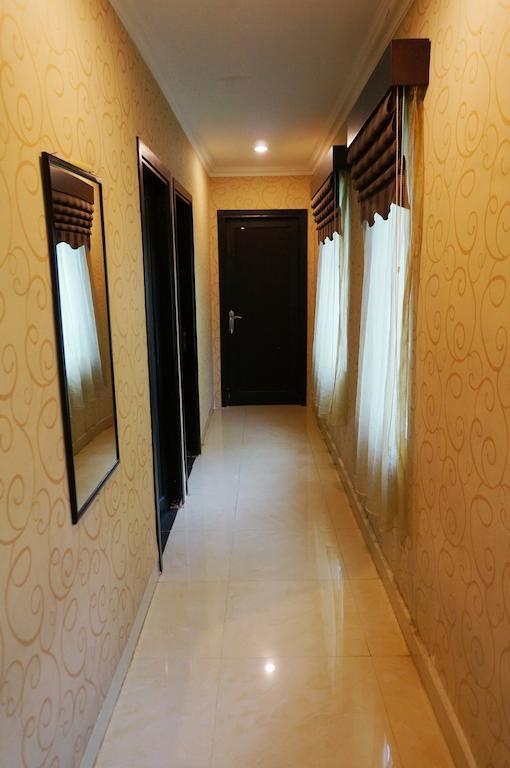 Feodora Airport Hotel Palembang Esterno foto