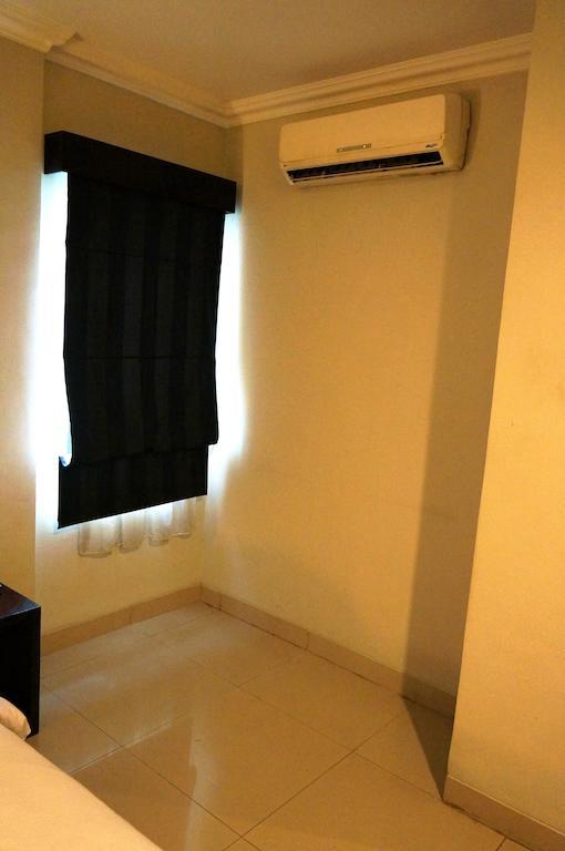 Feodora Airport Hotel Palembang Esterno foto