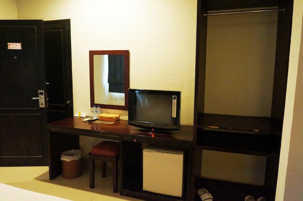 Feodora Airport Hotel Palembang Esterno foto